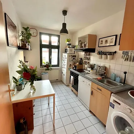 Cozy In Great Location *
